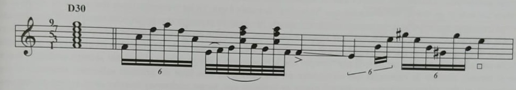 D30: acorde [1–3–5–7–9] en disposición muy desplegada; ejemplo de soleá de Serranito