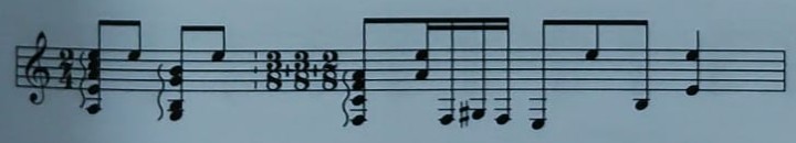 Variación melódica introduciendo subdivisiones irregulares.